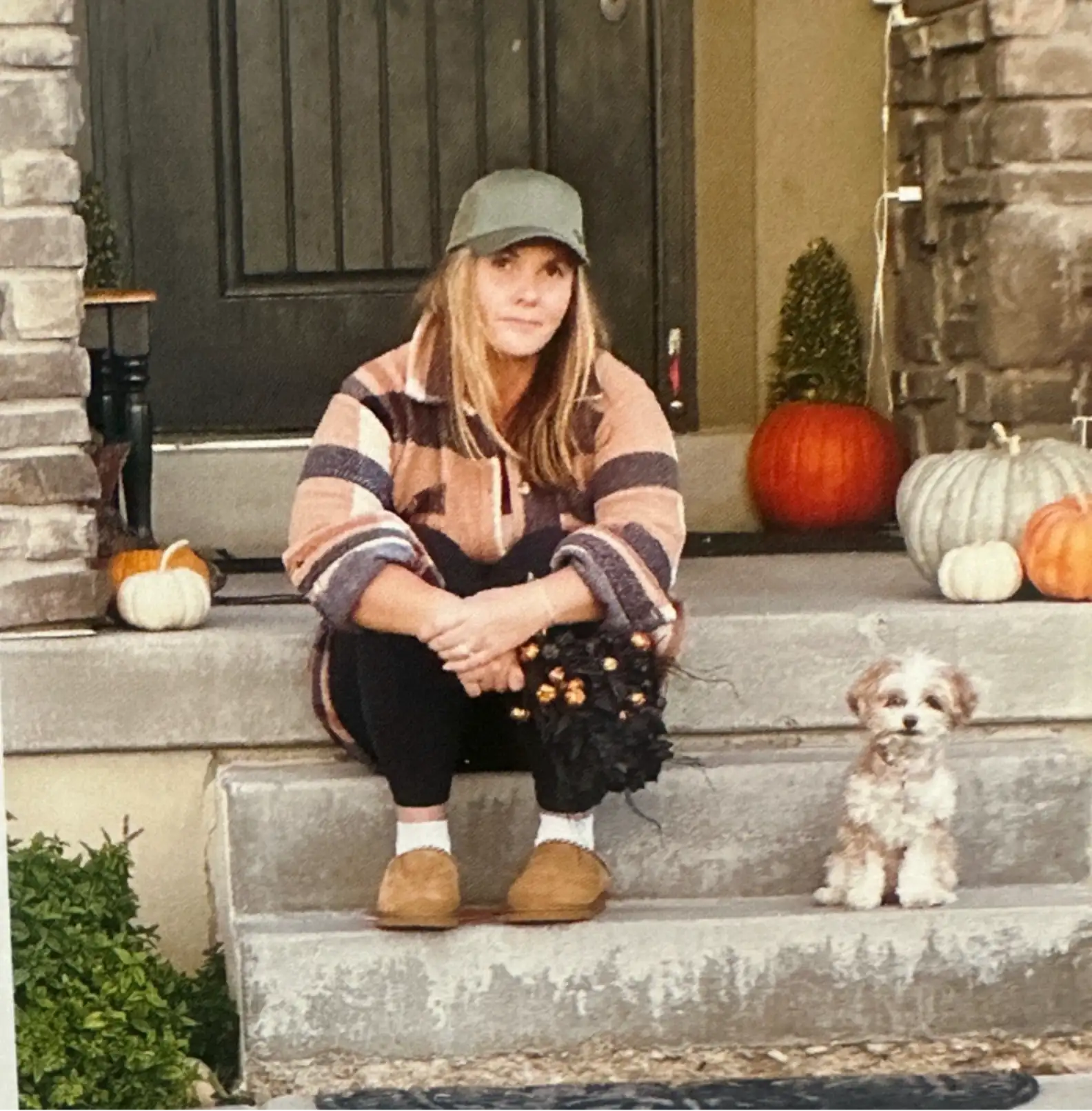 สาวคนหนึ่ง “ หมดสติ “ บนภูเขาแล้วสุนัขตัวน้อยของเธอได้ “ ช่วยชีวิต “ เธอไว้ทัน